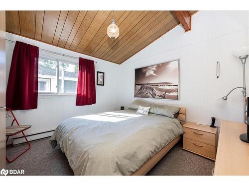 67 Lake Avenue, Brechin, ON - Indoor Photo Showing Bedroom