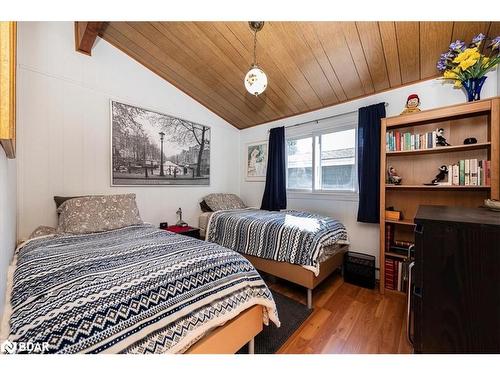 67 Lake Avenue, Brechin, ON - Indoor Photo Showing Bedroom