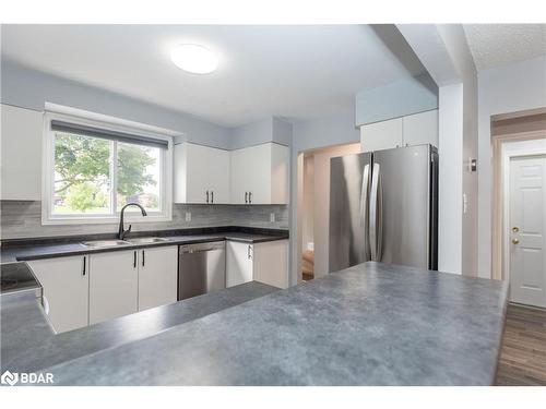 63 Elizabeth Street, Barrie, ON - Indoor Photo Showing Kitchen With Stainless Steel Kitchen