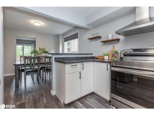 63 Elizabeth Street, Barrie, ON - Indoor Photo Showing Kitchen