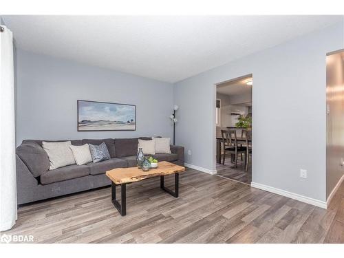 63 Elizabeth Street, Barrie, ON - Indoor Photo Showing Living Room