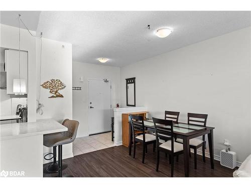 405-39 Ferndale Drive S, Barrie, ON - Indoor Photo Showing Dining Room