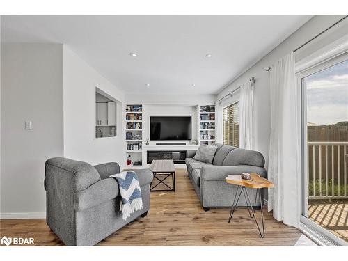 163 Diana Drive, Orillia, ON - Indoor Photo Showing Living Room