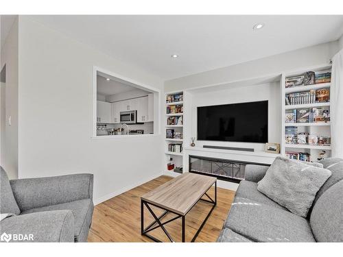 163 Diana Drive, Orillia, ON - Indoor Photo Showing Living Room