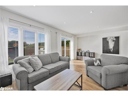 163 Diana Drive, Orillia, ON - Indoor Photo Showing Living Room