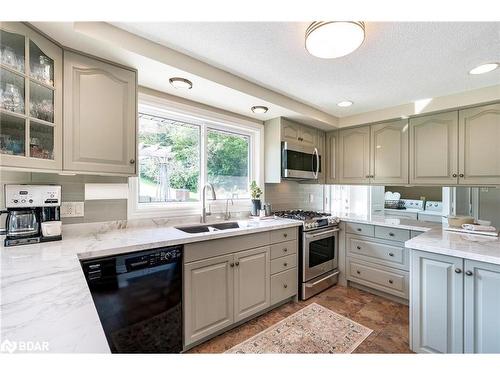 5827 7Th Line, New Tecumseth, ON - Indoor Photo Showing Kitchen With Double Sink