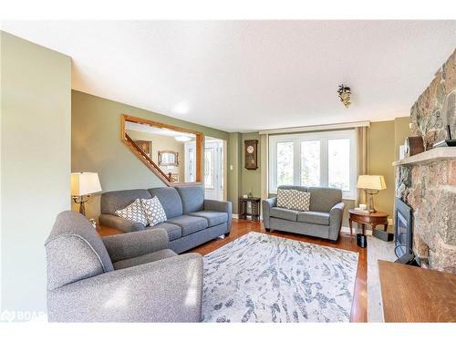 5827 7Th Line, New Tecumseth, ON - Indoor Photo Showing Living Room