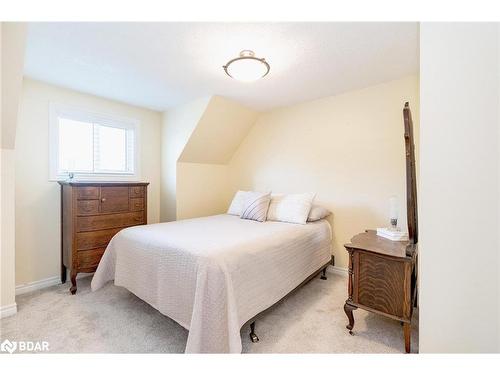 5827 7Th Line, New Tecumseth, ON - Indoor Photo Showing Bedroom