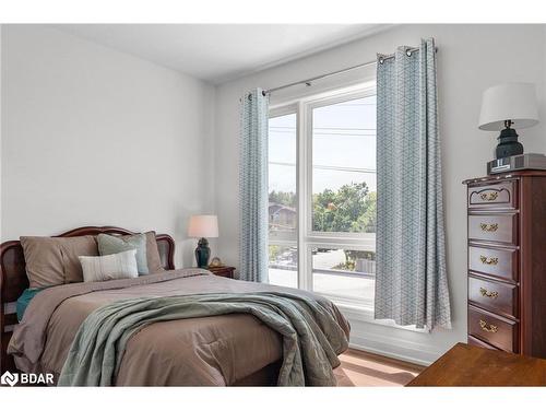 302-300 Essa Road, Barrie, ON - Indoor Photo Showing Bedroom