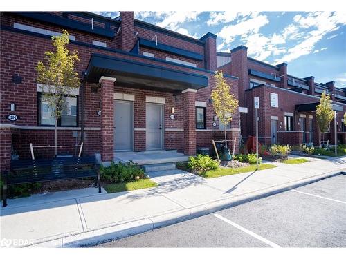 16-220 Dissette Street, Bradford, ON - Outdoor With Facade