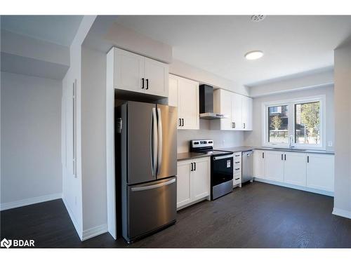 16-220 Dissette Street, Bradford, ON - Indoor Photo Showing Kitchen With Upgraded Kitchen