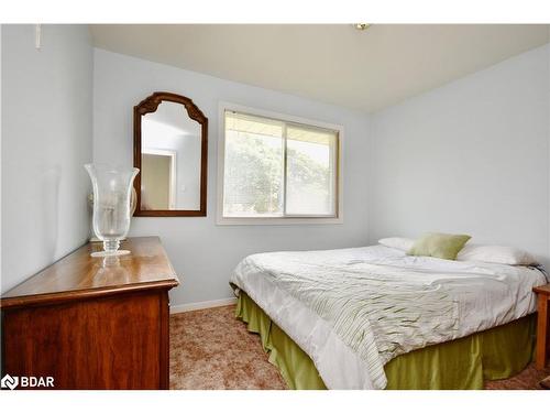 51 Glenwood Drive, Barrie, ON - Indoor Photo Showing Bedroom