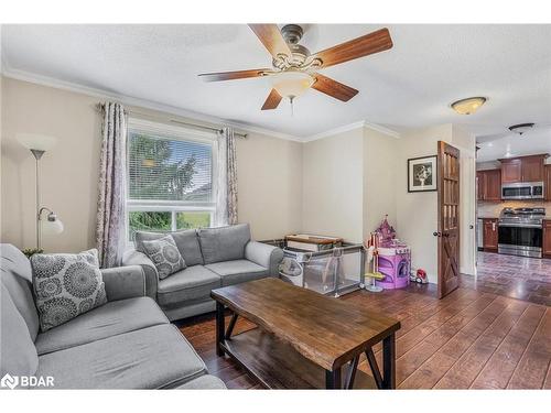 19 Addeson Street, Melancthon, ON - Indoor Photo Showing Living Room