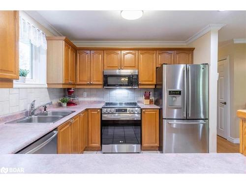 38 Lamers Rd, New Lowell, ON - Indoor Photo Showing Kitchen With Double Sink