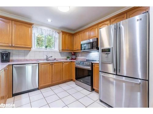 38 Lamers Rd, New Lowell, ON - Indoor Photo Showing Kitchen