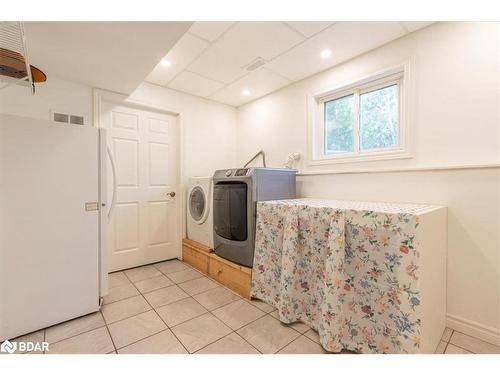 38 Lamers Rd, New Lowell, ON - Indoor Photo Showing Laundry Room