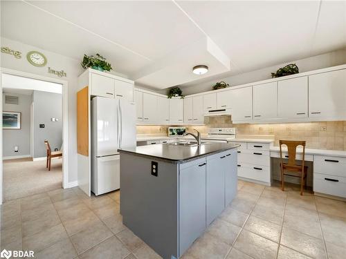 107-330 Brewery Lane, Orillia, ON - Indoor Photo Showing Kitchen