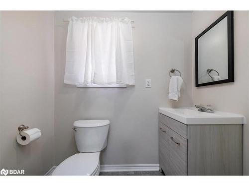 32 Majesty Boulevard, Barrie, ON - Indoor Photo Showing Bathroom