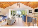 328 Cedar Avenue, Meaford, ON  - Indoor Photo Showing Living Room 