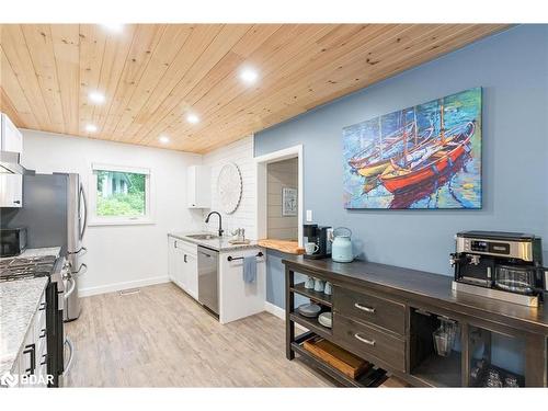 328 Cedar Avenue, Meaford, ON - Indoor Photo Showing Kitchen