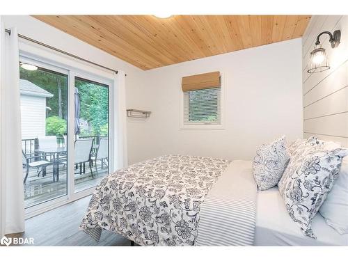 328 Cedar Avenue, Meaford, ON - Indoor Photo Showing Bedroom