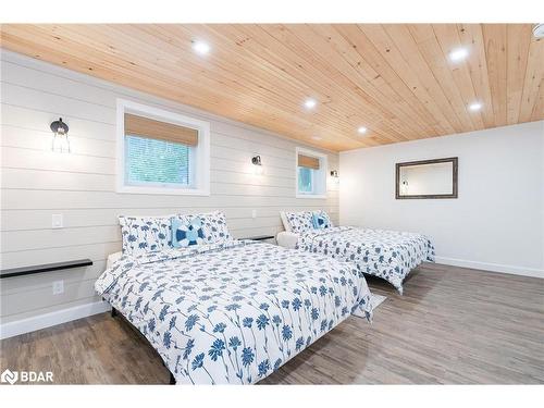 328 Cedar Avenue, Meaford, ON - Indoor Photo Showing Bedroom