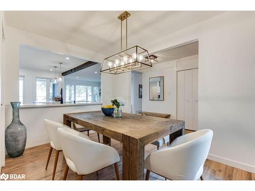 2557 Amigo Drive, Severn, ON - Indoor Photo Showing Dining Room