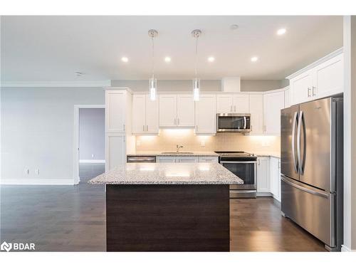 109-90 Orchard Point Road, Orillia, ON - Indoor Photo Showing Kitchen With Upgraded Kitchen