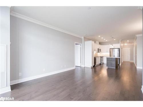 109-90 Orchard Point Road, Orillia, ON - Indoor Photo Showing Living Room