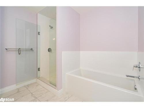 109-90 Orchard Point Road, Orillia, ON - Indoor Photo Showing Bathroom