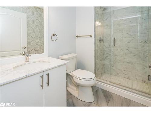 109-90 Orchard Point Road, Orillia, ON - Indoor Photo Showing Bathroom