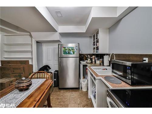 143 Julian Lake Road, Peterborough, ON - Indoor Photo Showing Kitchen