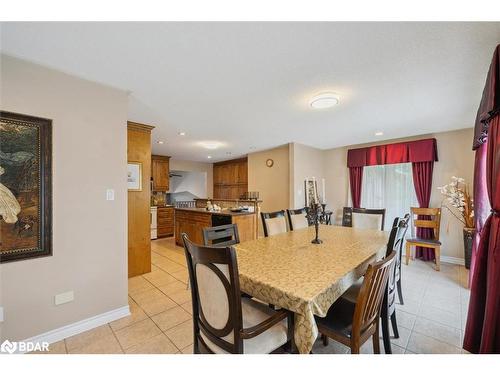 3180 Fleming Boulevard, Innisfil, ON - Indoor Photo Showing Dining Room