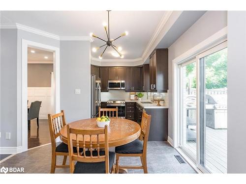 30 Connaught Lane, Barrie, ON - Indoor Photo Showing Dining Room