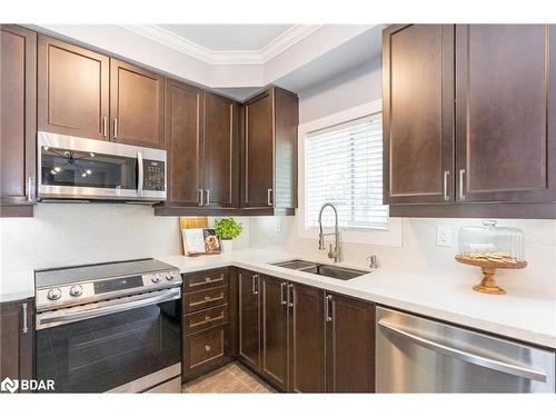 30 Connaught Lane, Barrie, ON - Indoor Photo Showing Kitchen With Double Sink