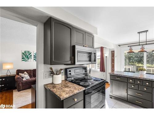 101 Wessenger Drive, Barrie, ON - Indoor Photo Showing Kitchen