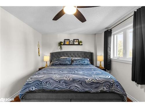 101 Wessenger Drive, Barrie, ON - Indoor Photo Showing Bedroom