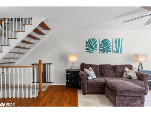 101 Wessenger Drive, Barrie, ON - Indoor Photo Showing Living Room