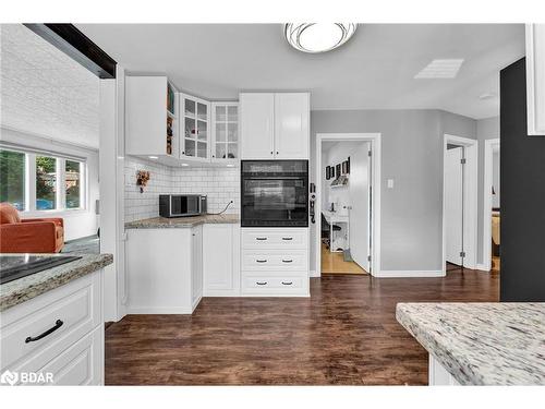 89 Wellington Street W, Barrie, ON - Indoor Photo Showing Kitchen