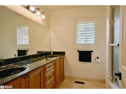 58 Brushwood Crescent, Barrie, ON - Indoor Photo Showing Bathroom