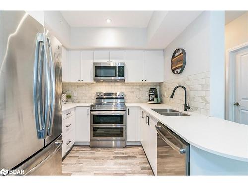 603-302 Essa Road, Barrie, ON - Indoor Photo Showing Kitchen With Double Sink With Upgraded Kitchen