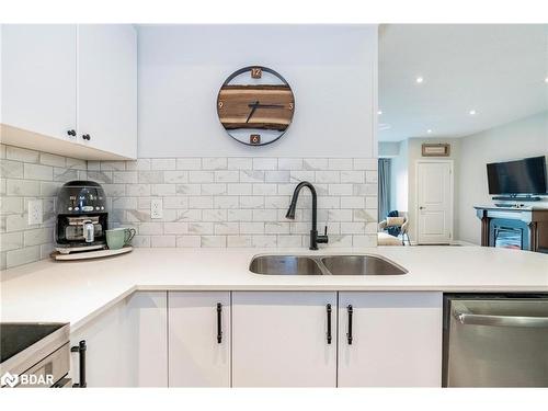 603-302 Essa Road, Barrie, ON - Indoor Photo Showing Kitchen With Double Sink