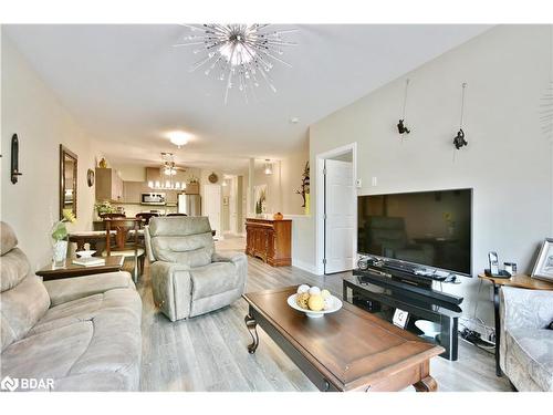 284 Lucy Lane, Orillia, ON - Indoor Photo Showing Living Room