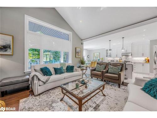 2248 Elana Drive, Severn, ON - Indoor Photo Showing Living Room