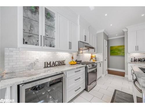 2248 Elana Drive, Severn, ON - Indoor Photo Showing Kitchen With Upgraded Kitchen