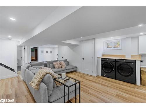 101 Queen Street, Barrie, ON - Indoor Photo Showing Laundry Room