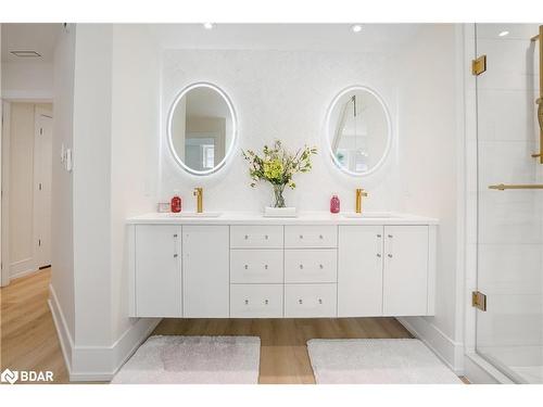 139 Mulcaster Street, Barrie, ON - Indoor Photo Showing Bathroom