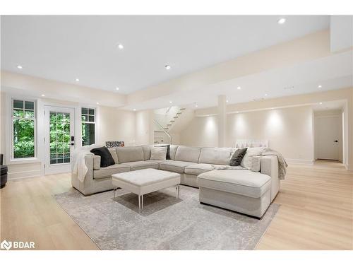 139 Mulcaster Street, Barrie, ON - Indoor Photo Showing Living Room