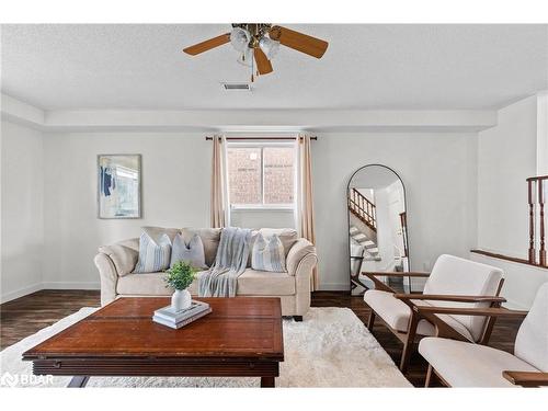 28 Charleson Drive, Barrie, ON - Indoor Photo Showing Living Room