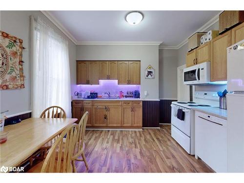 66 Parkside Drive, Barrie, ON - Indoor Photo Showing Kitchen